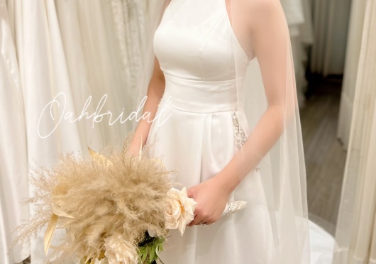 Nàng dâu chưa biết thêm chi tiết gì để chiếc váy cưới lung linh nhất? OAH BRIDAL sẽ giúp nàng 